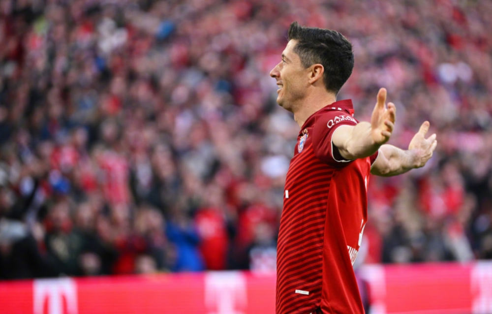  穆西亚拉连续三轮破门，拜仁天才刷新队史纪录  