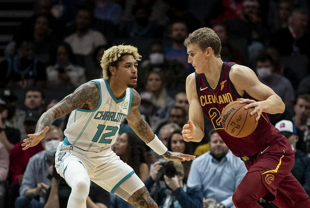  布里奇斯高效砍下30+，篮网主场力克猛龙获关键胜利