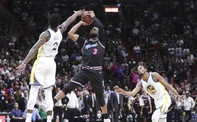  西汉姆联客场惊险绝杀狼队保住欧战资格