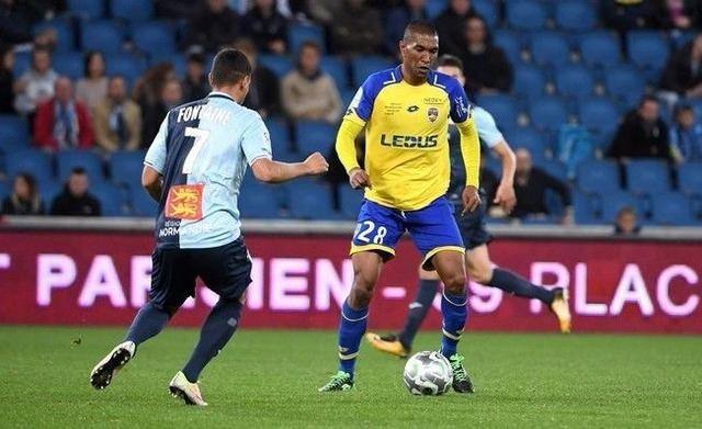  阿雅克肖防守反击犀利，法甲海岛球队创造奇迹