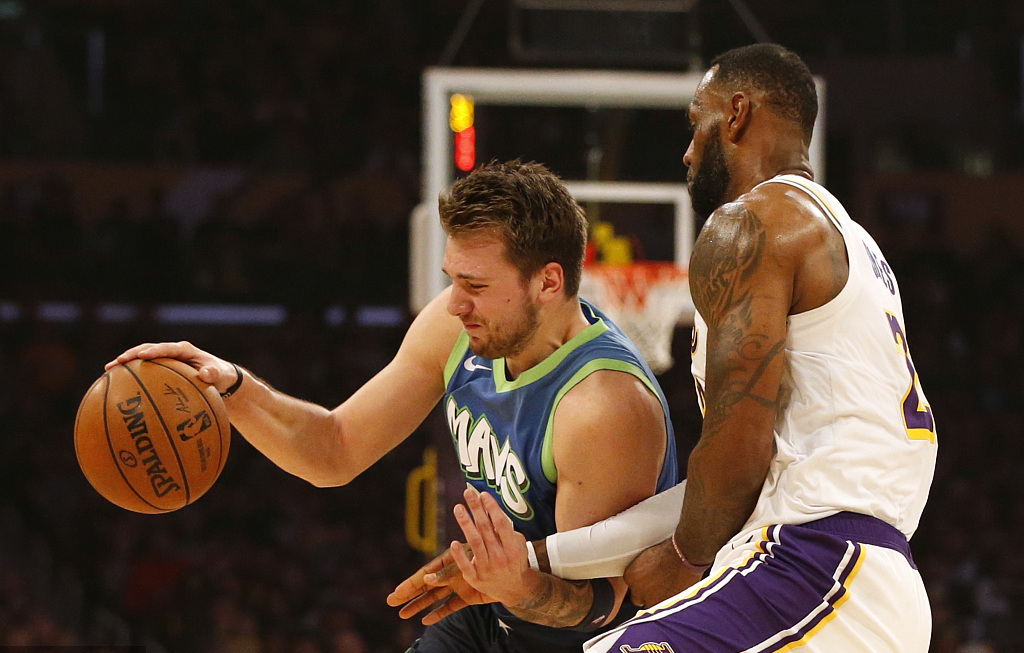  唐斯三分绝杀点燃标靶中心，森林狼加时险胜独行侠